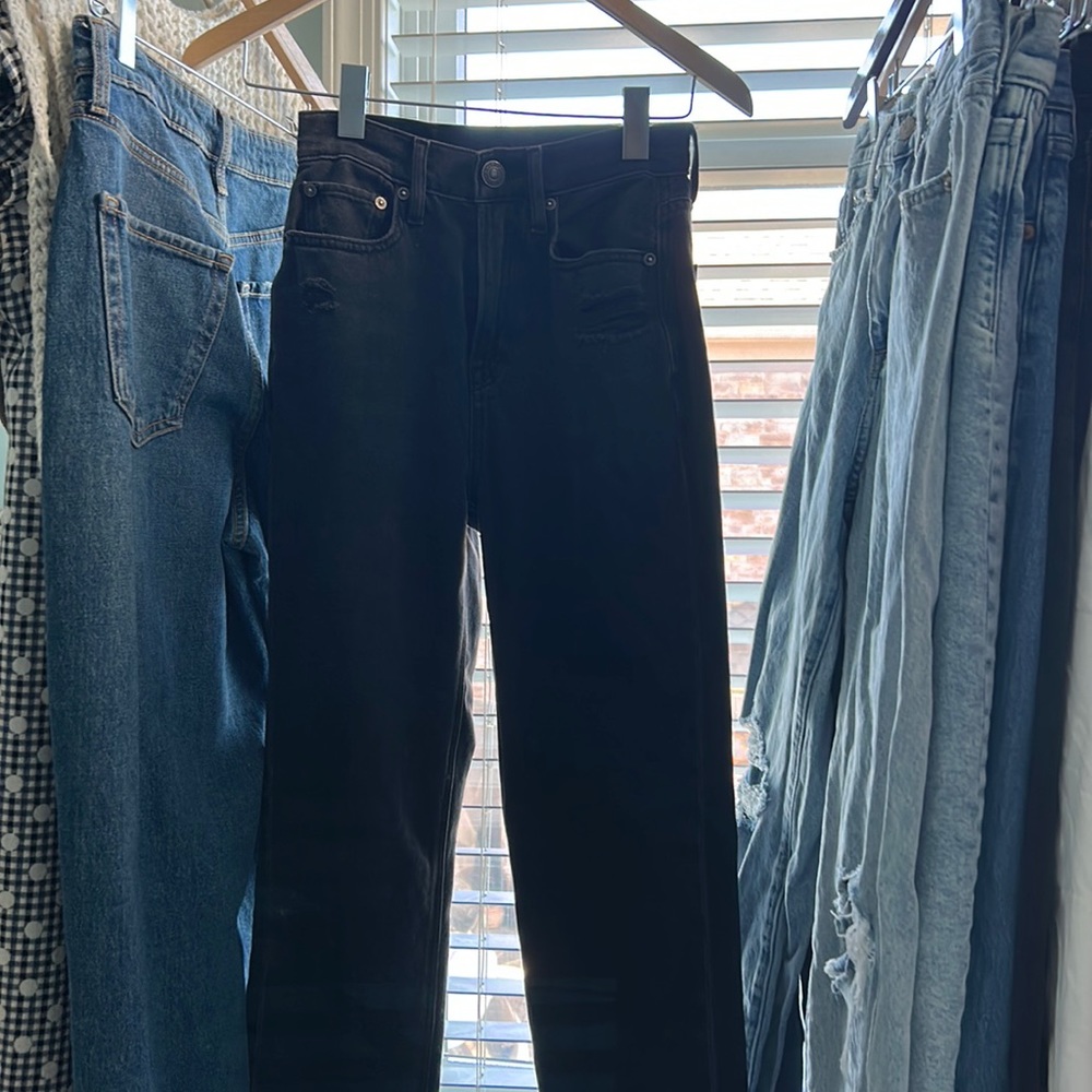 American Eagle 00 Black straight leg jeans